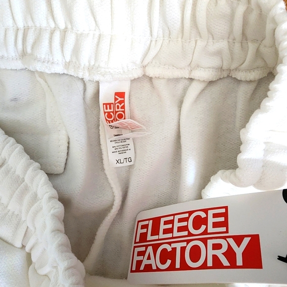 NEW Men's cream white extra large shorts - Picture 3 of 5